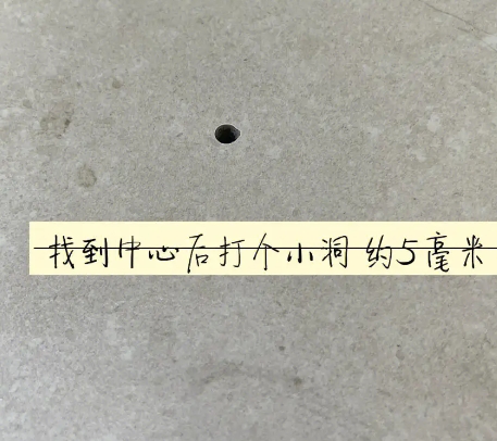 京口瓷砖空鼓维修公司专业解答在瓷砖铺贴过程中，如果砂料搅拌不均匀，将会带来以下问题
