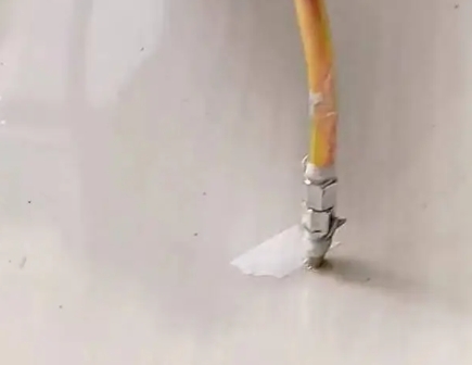 京口瓷砖空鼓维修公司专业解答在瓷砖铺贴过程中，如果使用的砂料过粗（如全部使用了粗砂），可能会导致以下问题